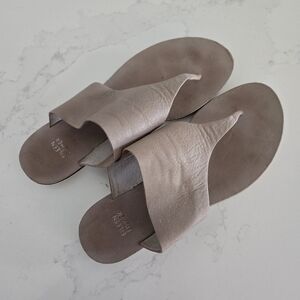 Eileen Fisher Tan Leather Sandals